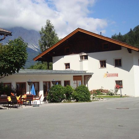 Hotel Zum Goldenen Loewen Biberwier Exterior photo